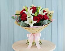 Букет цветов из:  Лилии и Розы в Перхушково