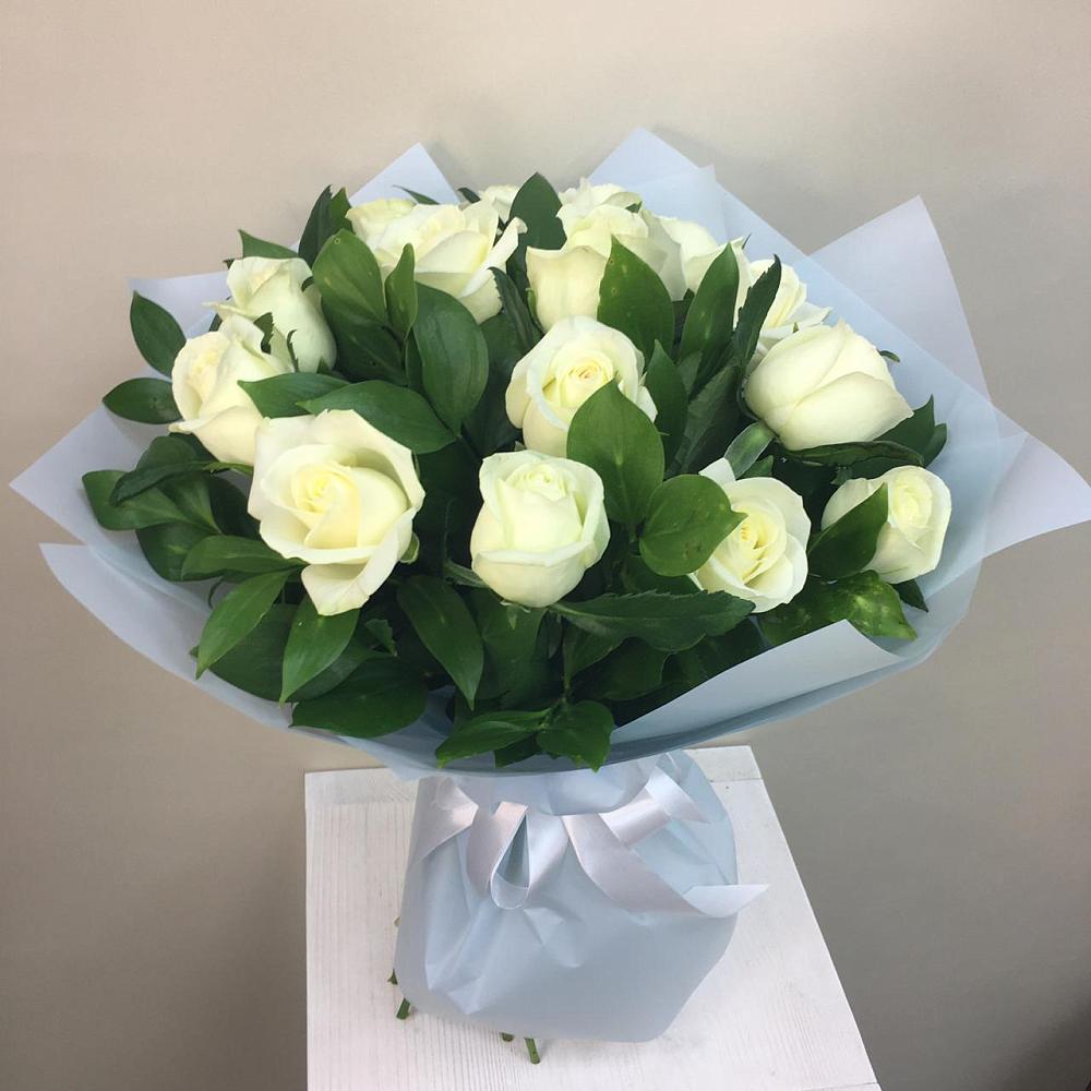 Букет 15 Белых роз Проуд в Перхушково