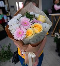 Букет цветов из:  Герберы, Розы и Хризантемы в Перхушково