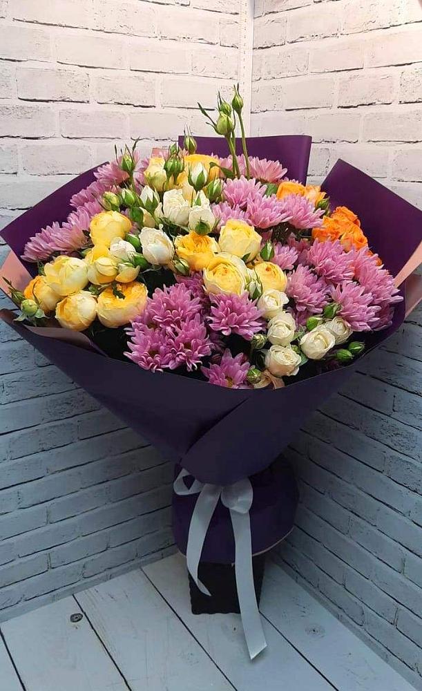 Букет цветов из: Хризантемы и Розы в Перхушково