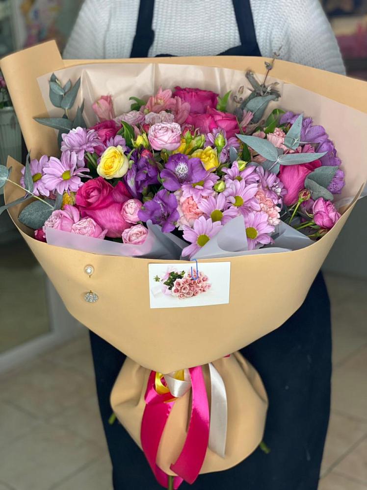 Букет цветов из: Хризантемы, Гвоздики и Альстромерии в Перхушково