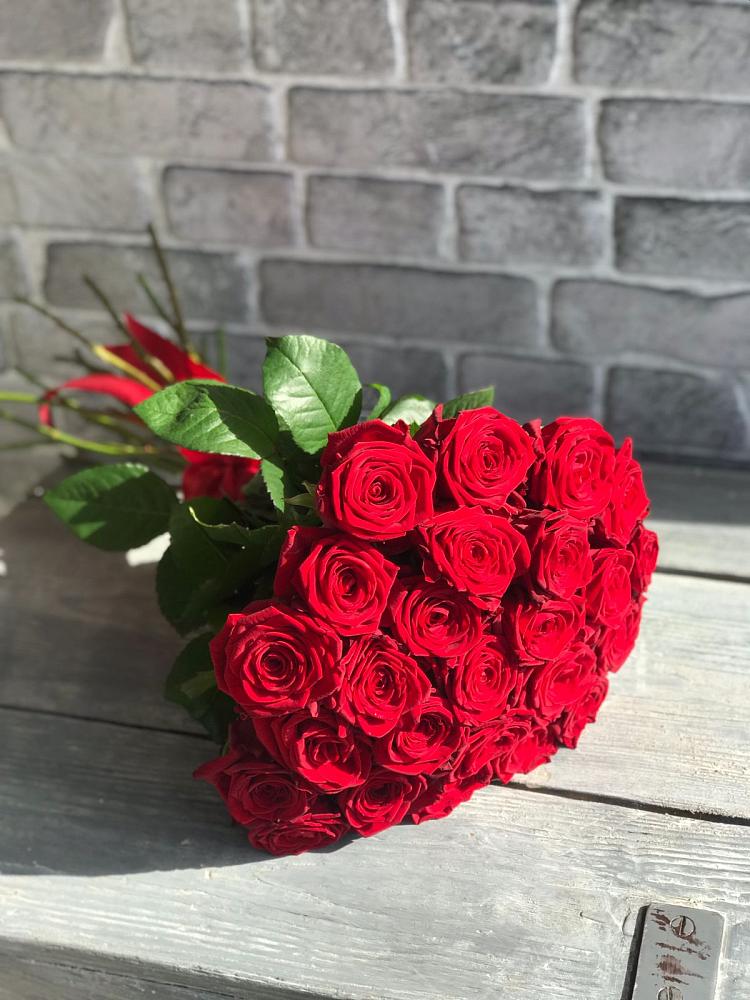 Букет Красные розы Фридом в Перхушково