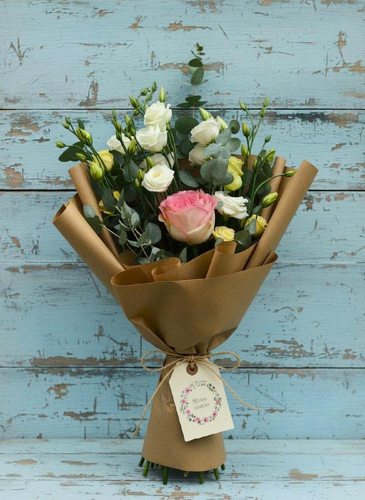 Букет цветов из: Розы и Лизиантусы в Перхушково