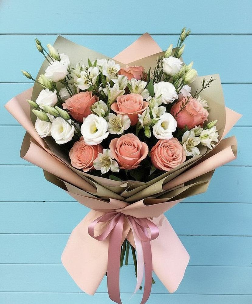 Букет цветов из: Розы, Альстромерии и Лизиантусы в Перхушково