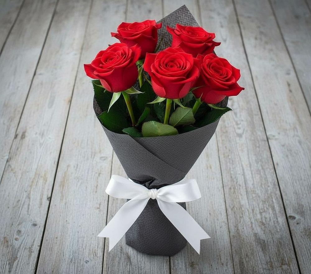 Букет 5 Красных роз Эдлесс Лав в Перхушково