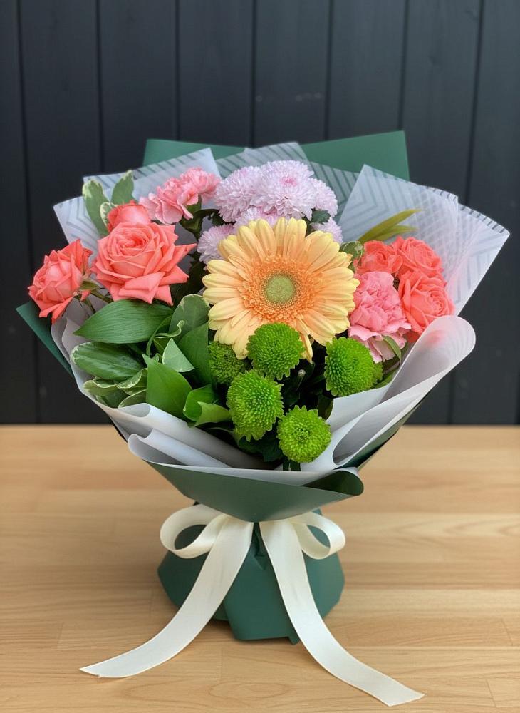 Букет цветов из: Гвоздики, Розы, Герберы и Хризантемы в Перхушково
